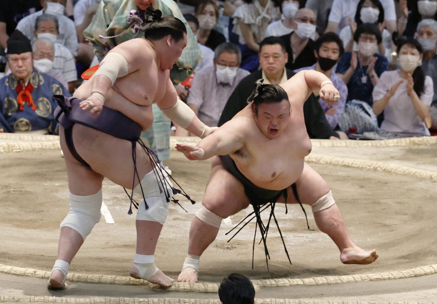 Sumo Ichinojo Claims First Emperors Cup As Takakeisho Upsets