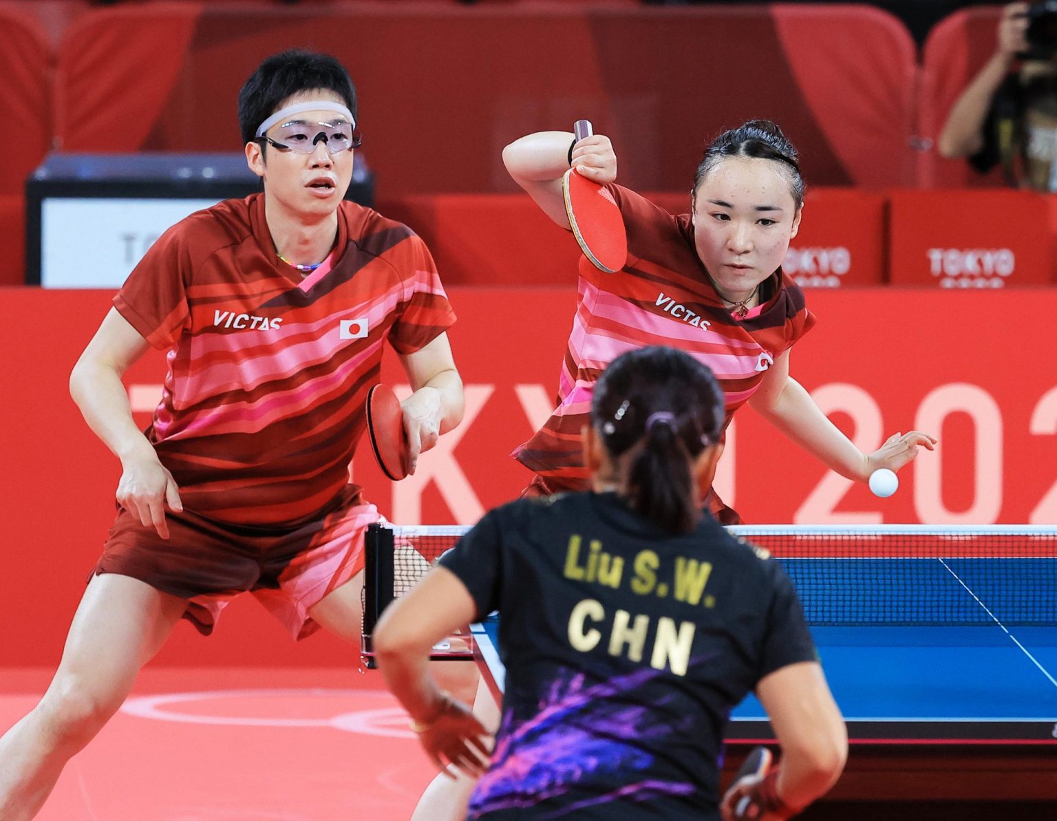 Table Tennis Jun Mizutani Mima Ito Capture Japans First Ever Gold