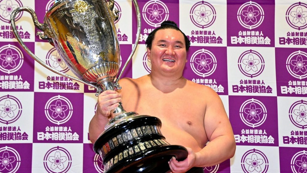 Legendary Yokozuna Hakuho Plans to Retire SportsLook