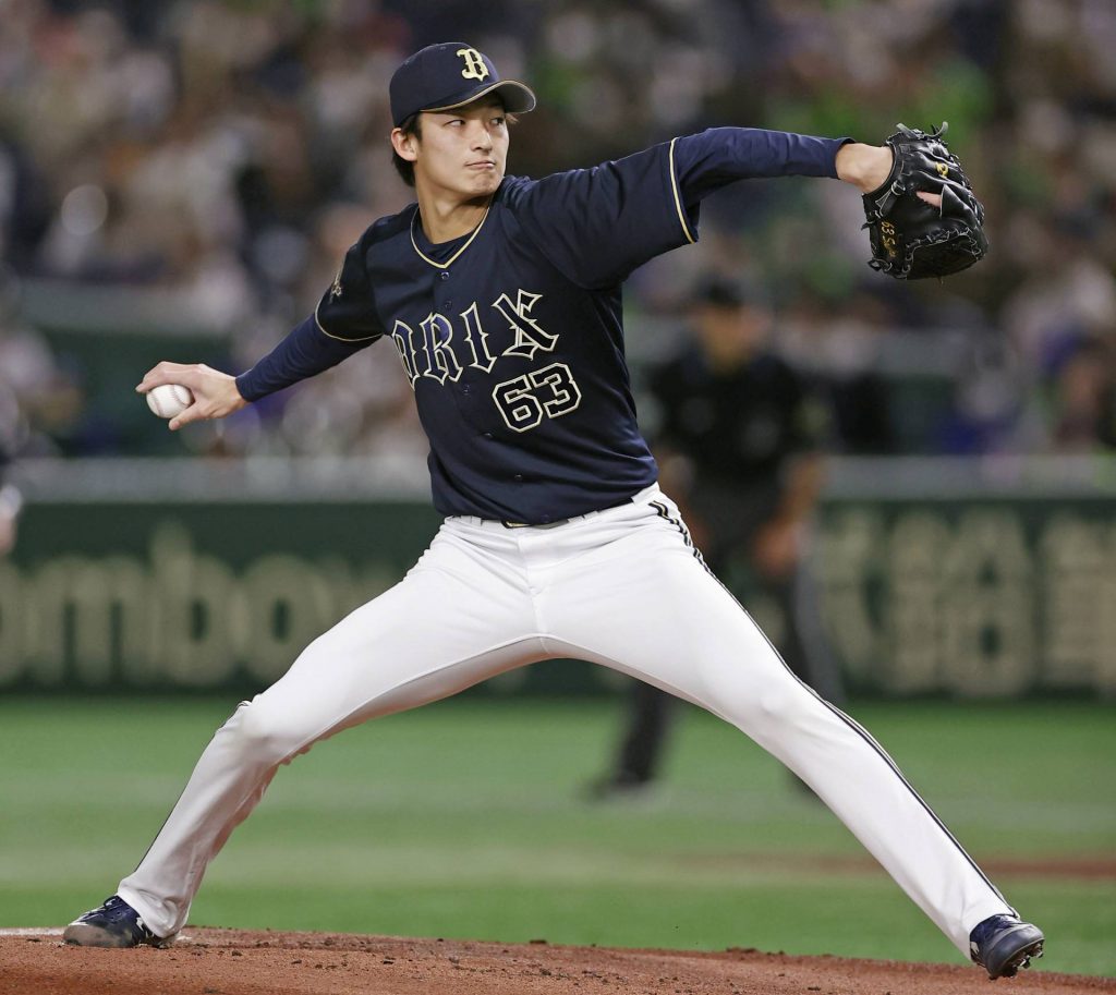 Swallows Edge Buffaloes Take Commanding 3 1 Lead In Japan Series