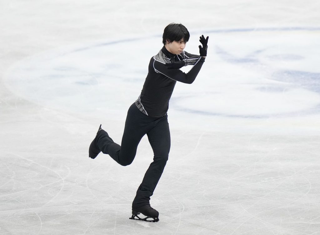 Figure skating: Shoma Uno 4th, Russian trio sweep short program