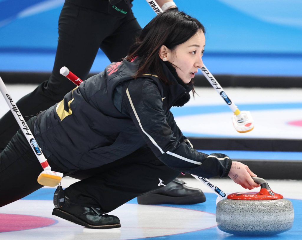 OLYMPIC DIGEST |  Japanin naisten curling-joukkue voitti Sveitsin ja pääsee finaaliin ensimmäistä kertaa