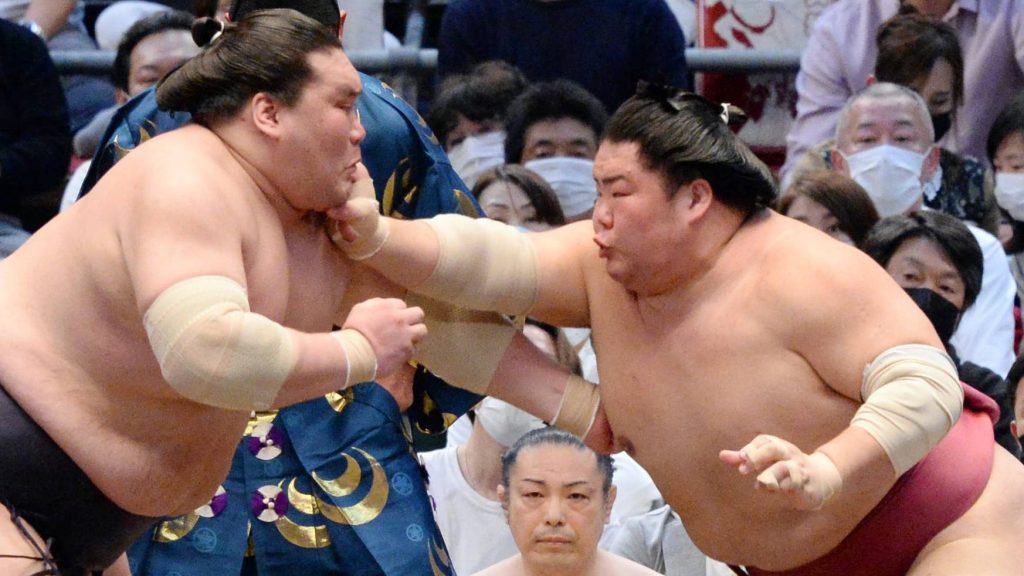 Daieisho Stuns Yokozuna Terunofuji On Day 2 At Spring Basho | SportsLook