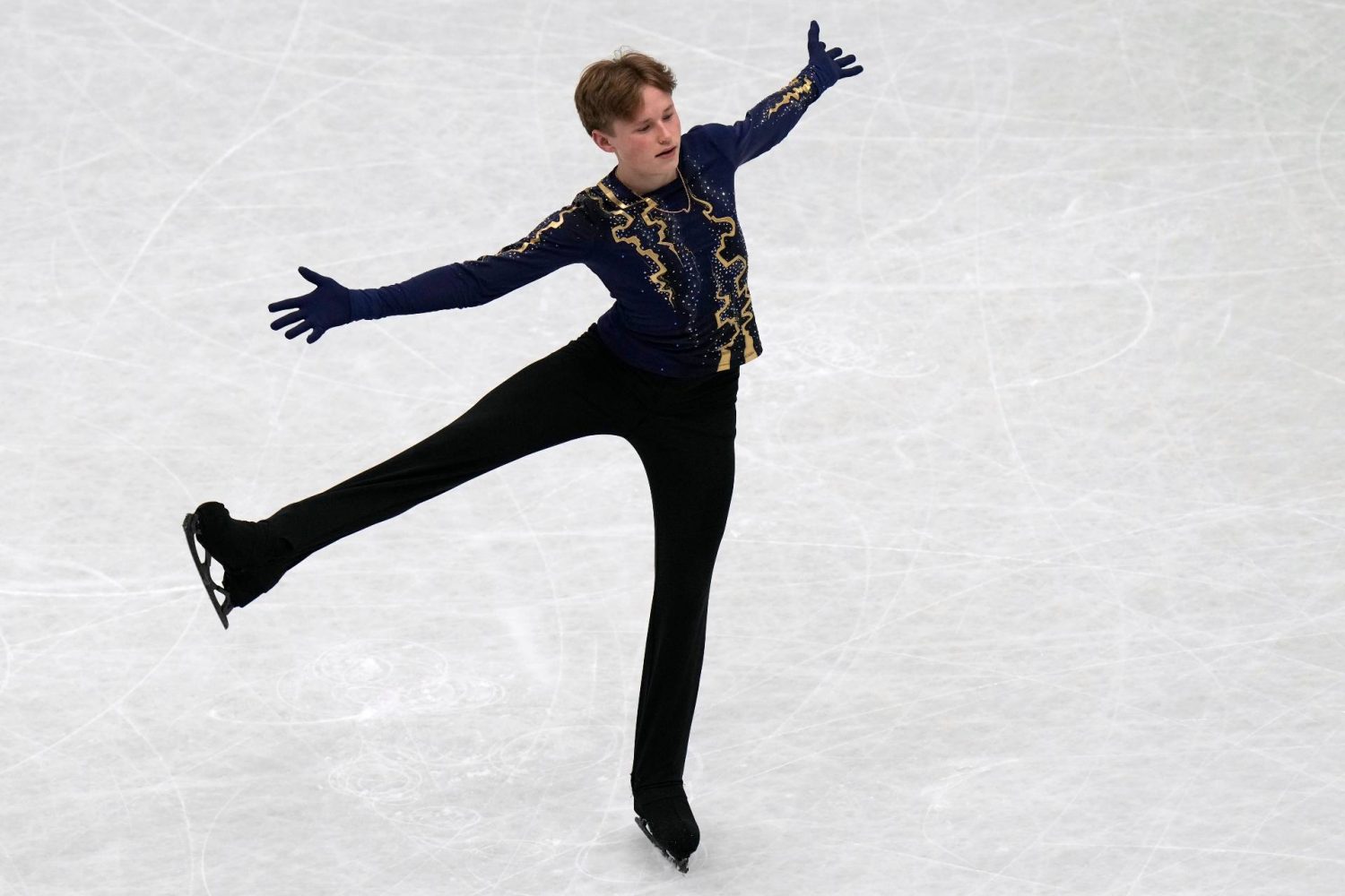 FIGURE SKATING Ilia Malinin Powers to World Junior Title; Tatsuya Tsuboi Captures Bronze