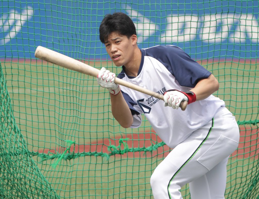 ODDS and EVENS] Speedy Yasutaka Shiomi Energizes Swallows