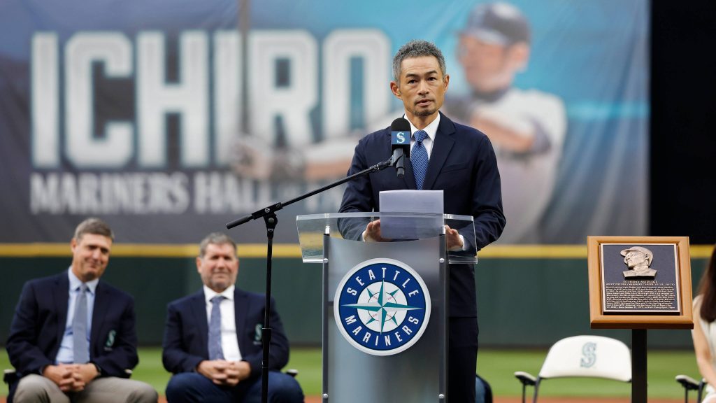 Mariners stars arrive to celebrate Ichiro's Hall of Fame weekend