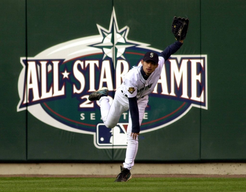 JAPAN SPORTS NOTEBOOK] All-time great Ichiro Suzuki Enters Mariners Hall of  Fame