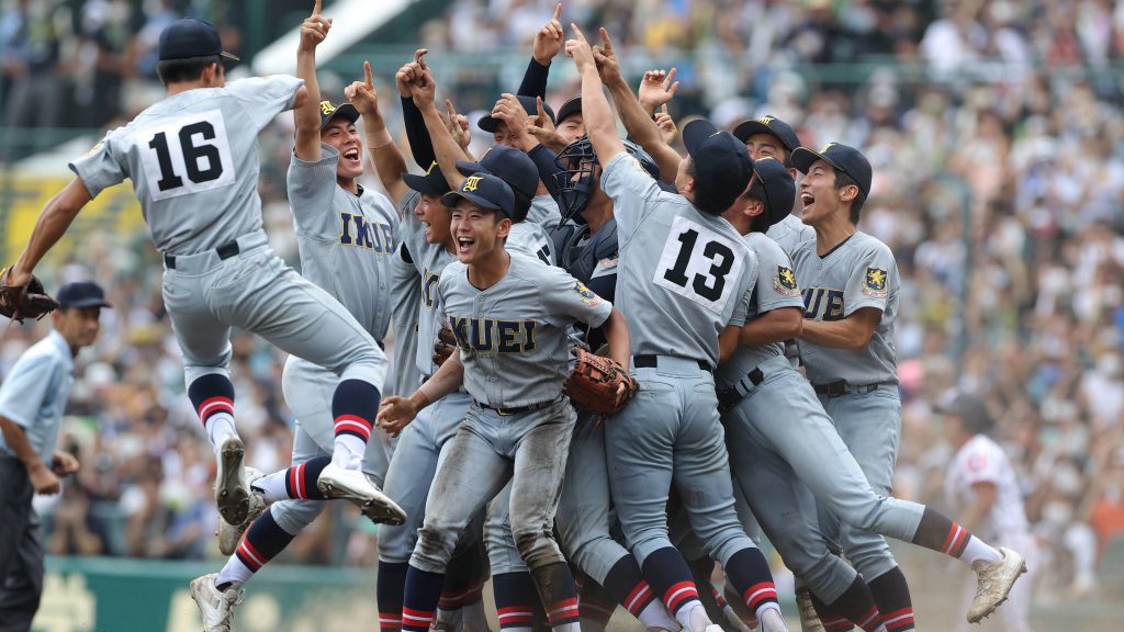 Iwasaki Grand Slam Powers Sendai Ikuei over Shimonoseki in Koshien