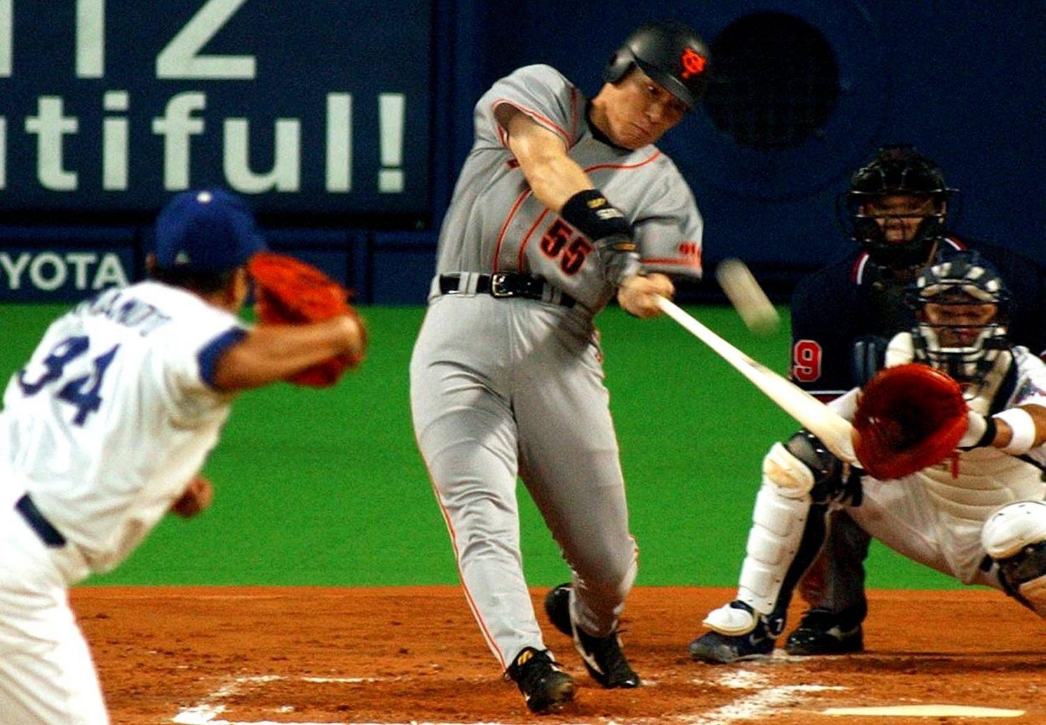 Hideki Matsui, 2009 World Series MVP with Yankees, announces