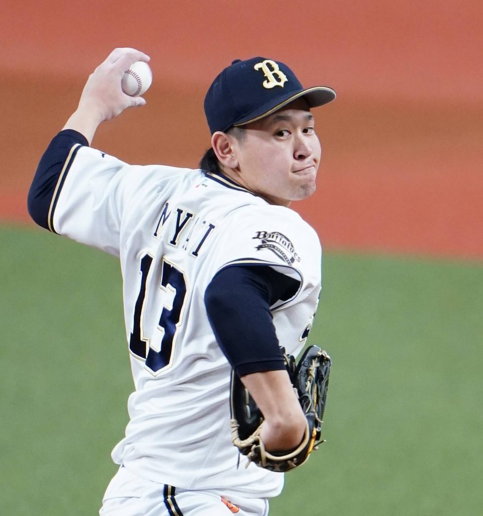 Mondo Mascots on X: Tsubakuro, the mascot for baseball team The Yakult  Swallows, wears a black mask to avoid Covid-19.  / X