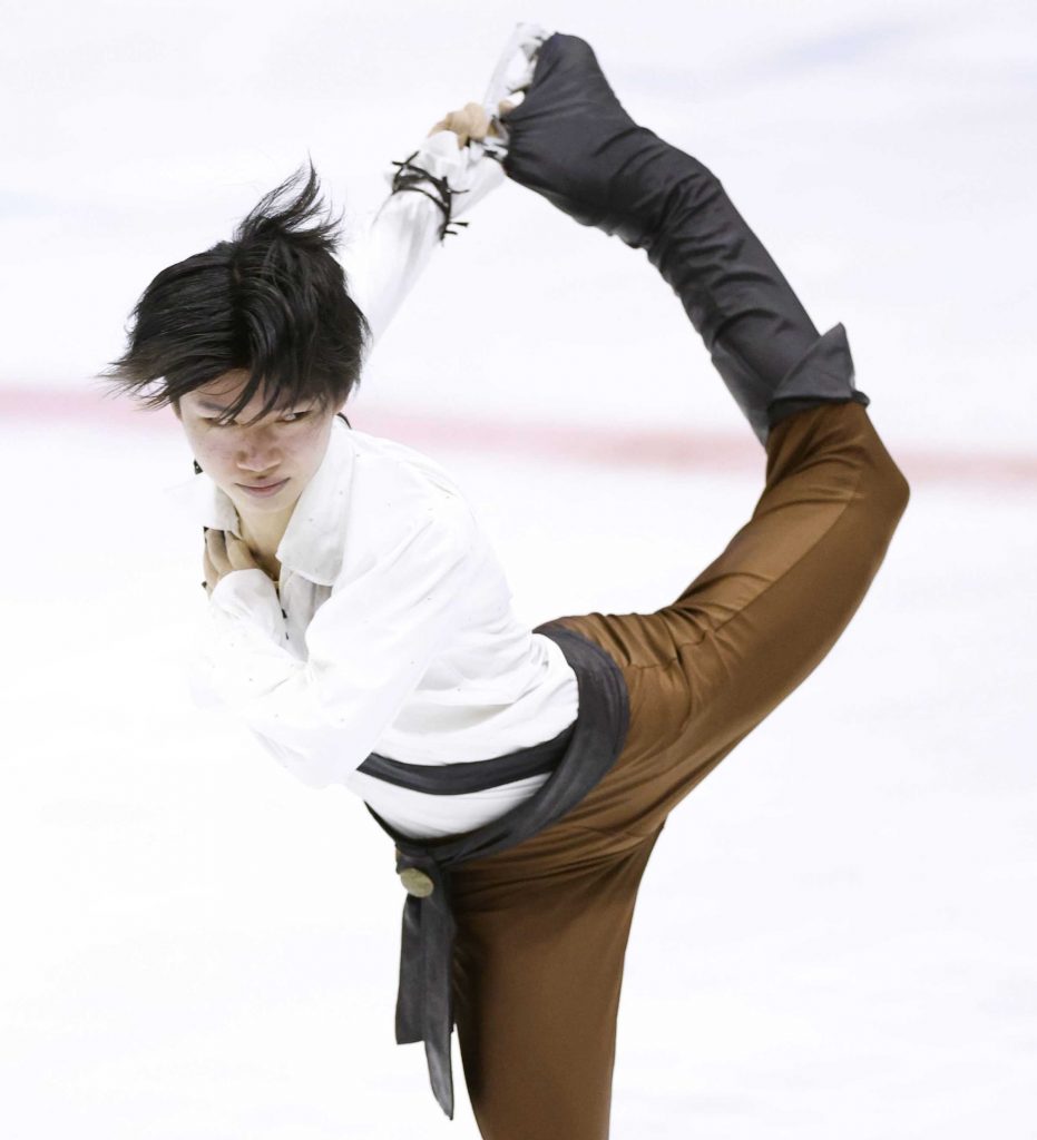 El campeón mundial Shoma Uno se ve bien en el entrenamiento en vísperas de la final del Gran Premio