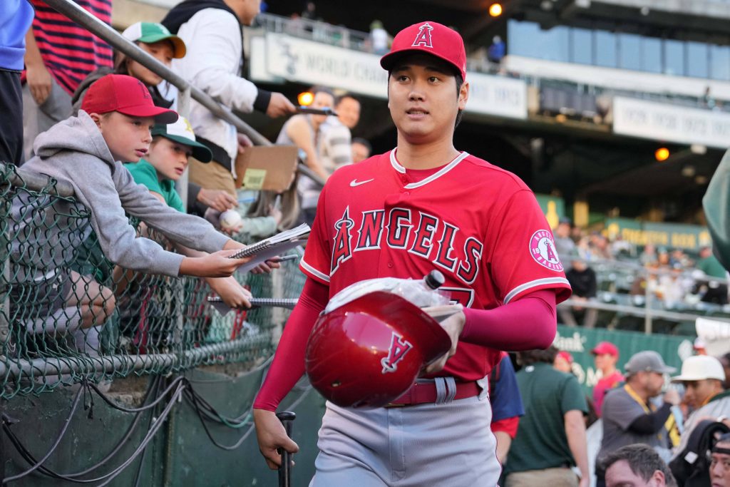 Shohei Ohtani watches fellow Japanese athlete Rui Hachimura at