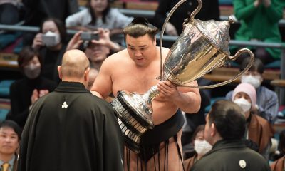 Midorifuji Topples Flying Monkey Tobizaru to Stay in Sole Lead at Spring  Basho