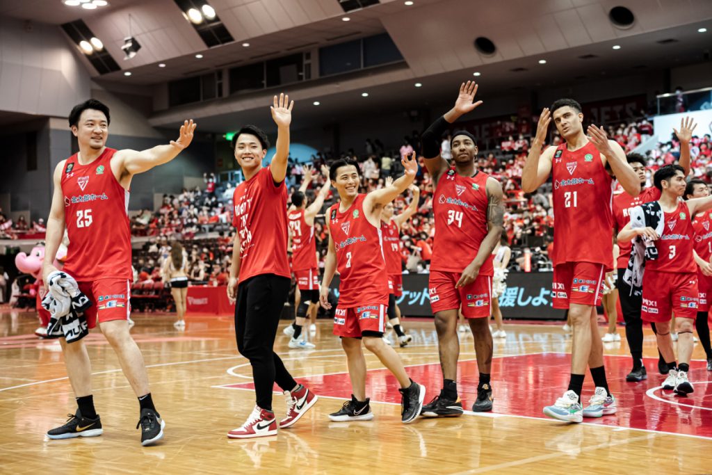 B.LEAGUE（Japan Professional Basketball League） - Ryukyu Golden Kings 💥  Chiba Jets Watch HERE on Facebook & on  🏀!! GAME 1️⃣- May 22  www..com/watch?v=jXqMbqNTjag GAME 2️⃣- May 23  www..com/watch?v=quj