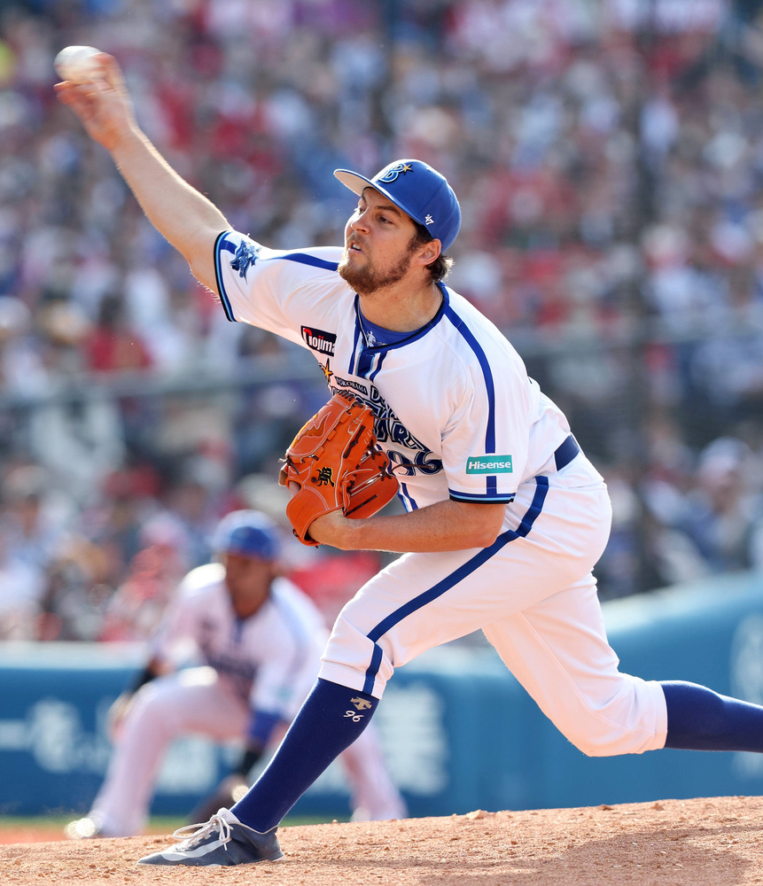 Trevor Bauer, BayStars teammate make up after sword celebration