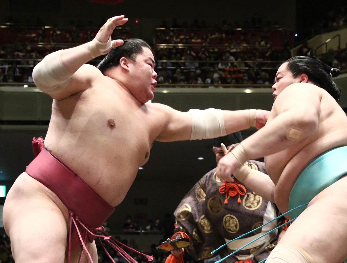 Ukraine's First Pro Sumo Wrestler Aiming for Impressive Debut in the ...