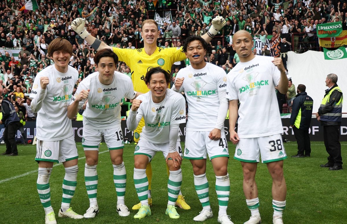 Celtic store football top