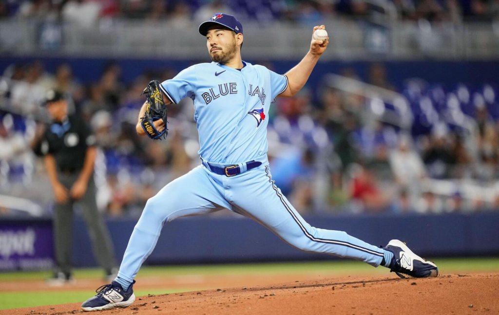 Clement and Springer hit RBI singles in the 8th in the Blue Jays' 2-0 win  over the Marlins