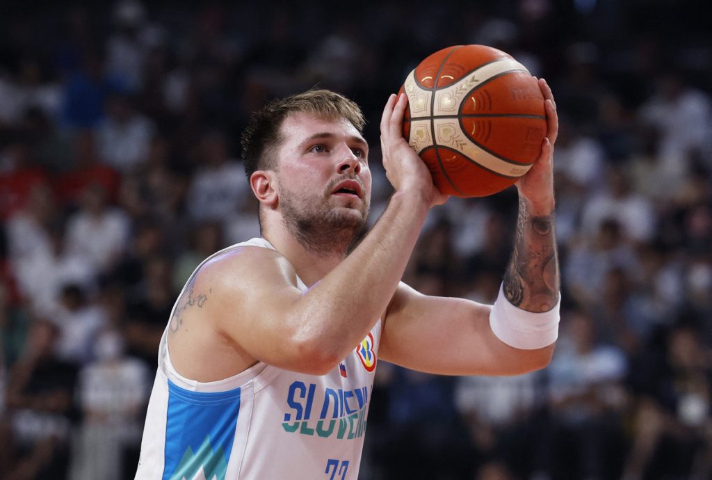 Photos: Thrown it down! Luka Doncic throws down a pregame dunk