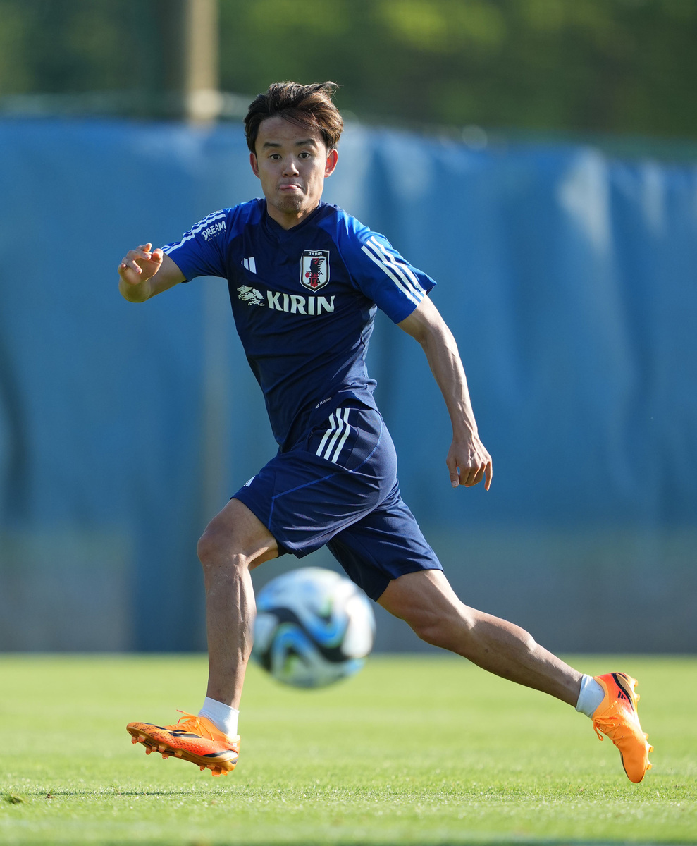 ANALYSIS The Top 10 Japanese Footballers in Europe SportsLook