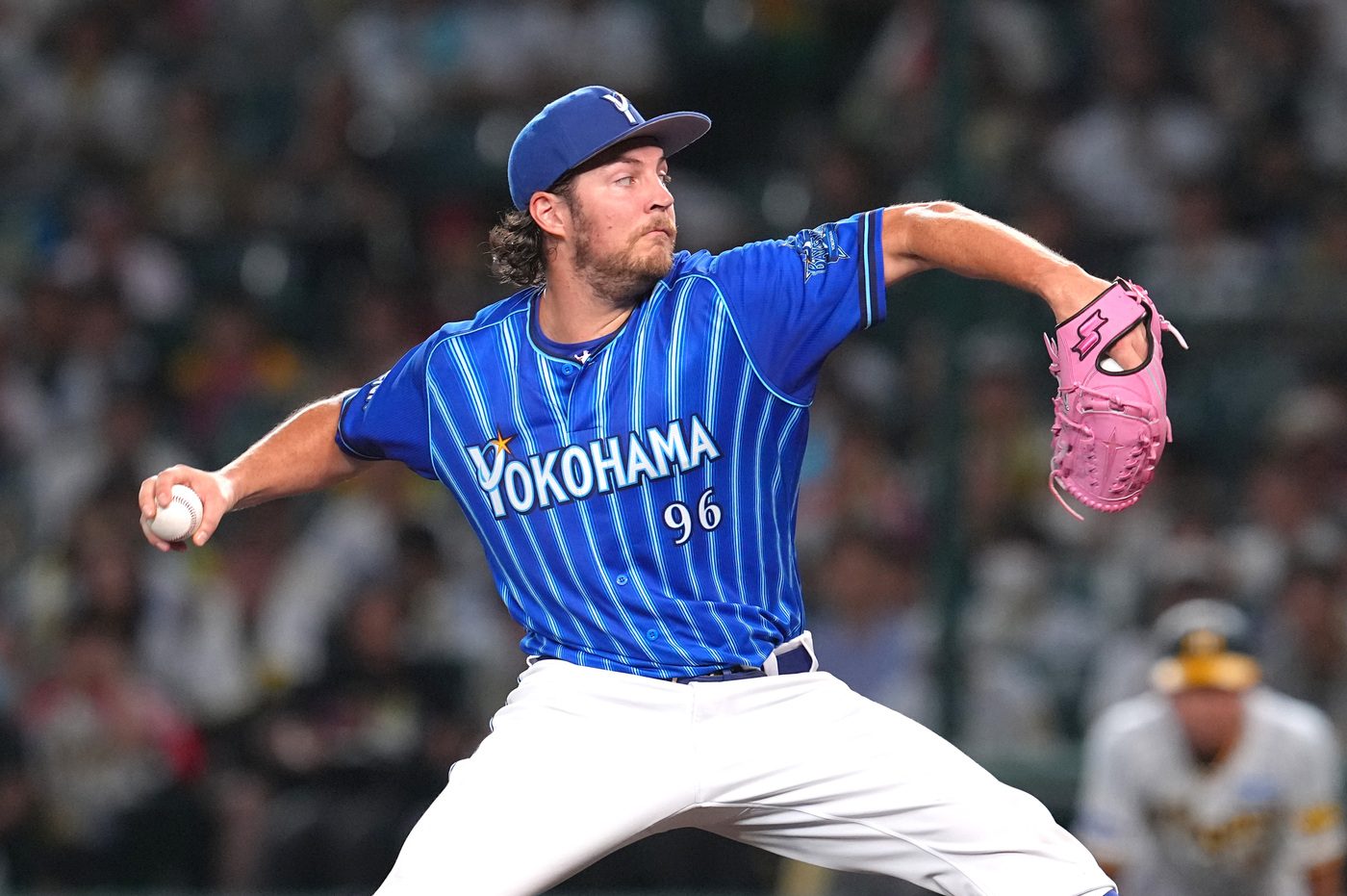 Trevor Bauer arrives in Yokohama with goal of winning championship