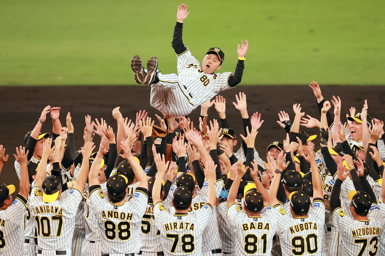 Led by Skipper Akinobu Okada, the Hanshin Tigers Clinch Their First CL  Pennant Since 2005