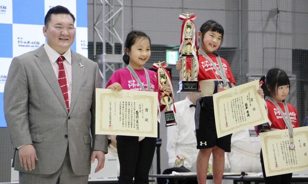 Shunned by the Pros, Female Sumo Wrestlers Find Japan's Ancient